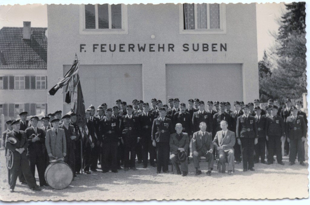 1957 - Neues Feuerwehrdepot und Mannschaftswagen